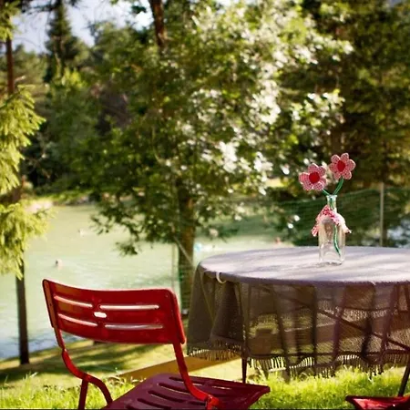 Waldcafe - Das Chalet Am See Apartment